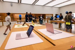 苹果官网公告显示，最新款MacBook Neo起售价由599美元（777新元）调高至699美元，MacBook Air由1099美元上涨至1299美元。 （法新社）