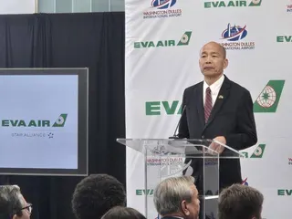長榮航空於美東時間26日首航華盛頓特區–桃園航線，於起飛前在華盛頓杜勒斯國際機場...