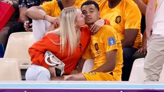 Cody Gakpo of Netherlands and his girlfriend Noa van der Bij in 2022