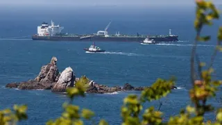 长荣证实旗下挂新加坡国旗“长丽轮”在霍峡遇袭