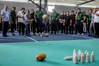 Defence Minister Datuk Seri Mohamed Khaled Nordin takes part in a recreational activity with armed forces personnel during the ‘Karnival Hari Keluarga Kita Warga Angkatan Tentera Malaysia’ at X Park Impiana 2 Square today. BERNAMA PIC