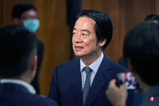 台湾《美丽岛电子报》6月民调显示，民众对台湾总统赖清德施政的不满意度升至47.6%，已超过44%的满意度。 （彭博社）