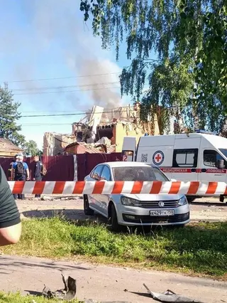 無人機30日擊中莫斯科西南方的葉夫戈列夫斯克村（Yegoryevsk）一棟房屋。...