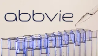 美國跨黨派國會議員已針對藥廠默克集團和艾伯維（AbbVie）是否曾經參與在中國進...