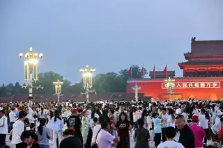 7月1日是香港移交主權的日子，同樣是中國共產黨成立的紀念日。