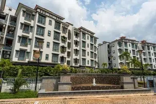 Located along Tamarind Road, the five-storey Serenity Park condominium comprises 179 units across 10 blocks.