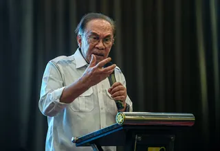The federal government is now saddled with Felda’s nearly RM1 billion annual debt, as a direct result of past administrative failures, said Prime Minister Datuk Seri Anwar Ibrahim.-BERNAMA PIC