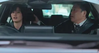 佐藤二朗（右）与桥本爱合作《夫妇别姓刑警》，却发生纠纷。（互联网）
