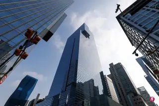 韩国拟利用半导体景气带来的额外税收设立“未来应对基金”，支持晶片、人工智能和数据中心等长期产业项目。图为首尔瑞草区的三星电子办公楼。 （彭博社）