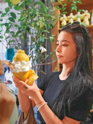 只要有空，蔡依林便帶著蔡媽媽及家人赴國外旅遊。（翻攝自蔡依林IG）