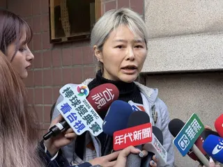 蔡姓女護校生遭吊車輾壓致死，蔡母（中）請求賠償1200萬元遭駁回。（圖／本報系資...