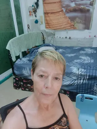 田路路腳傷已無法爬5樓租屋處，近日找房卻四處碰壁。(照片/田路路提供)