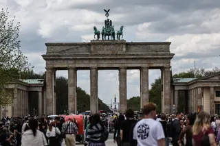 People walk in front of Brandenburg Gate in Berlin. A court in Berlin on Wednesday convicted a 41-year-old palliative care doctor of killing 12 women and three men during home visits between September 2021 and July 2024. Photo: EPA-EFE