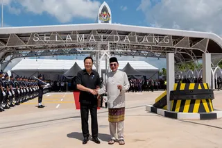 Prime Minister Datuk Seri Anwar Ibrahim and his Thai counterpart, Anutin Charnvirakul, today launched the new road linking the Bukit Kayu Hitam border complex with Thailand’s Sadao Customs, Immigration and Quarantine (CIQ) Complex. - Pic courtesy of PMO
