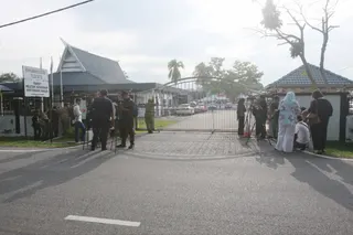 The 15-year-old girl accused of stabbing a schoolmate at a secondary school has been brought to the Telok Datuk magistrate's court here. — NSTP/FAIZ ANUAR