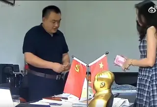 張姓董座收禮金影片為6月2日至16日端午節期間。（圖／翻攝微博）
