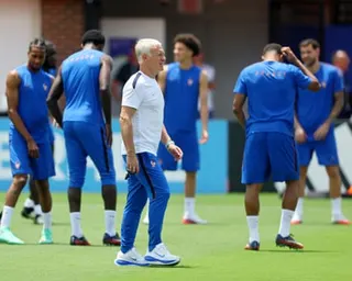 Didier Deschamps in France training.