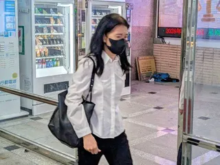 YouTuber頻道「眾量級」侵占案今天辯論終結，家寧母親曾淑惠庭訊後離開法院。...