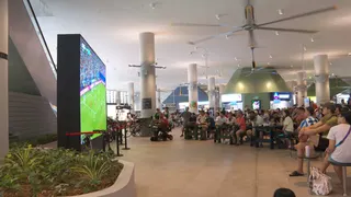 小贩中心直播世界杯赛事 摊贩表示生意增加五成