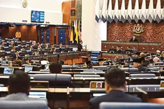 The government’s preparations to face the El Nino phenomenon, the cause of a hand grenade explosion during an armed forces training exercise and the spread of deviant teachings are among the highlights of today’s Dewan Rakyat sitting. - File pic