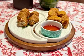 Ngoh hiang and hae cho at Beng Hiang, with chilli sauce as the ideal dip for the dish.