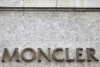 圖為米蘭一間Moncler門市。（路透社）