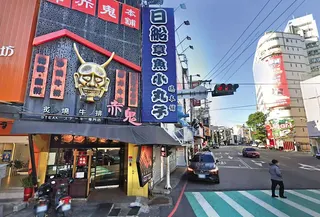 香港黑幫成員在赤鬼牛排進行攻擊前的沙盤推演。（翻攝Google Maps）