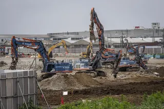 日本东京都日野市一个数据中心建设项目的现场。（图取自法新社）