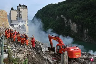 重庆市彭水县发生山体崩塌，已造成八人死亡，还有34人失联。图为搜救现场。 （中新社）