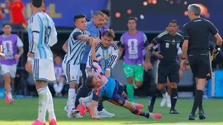 Leandro Paredes and Thiago Almada force Gavi to the ground