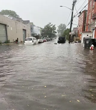 楊克斯(Yonkers)就有多位居民表示，當日下午4時左右當地雨勢非常大。(讀者...