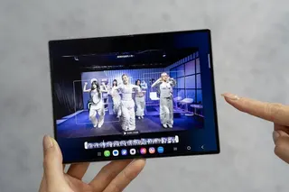 「專屬聚焦（My FanCam）」可自動追蹤指定拍攝主體，並智慧調整影片構圖與比...
