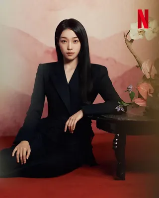 盧允瑞首挑奇幻驅魔古裝劇，南柱赫也稱讚她拍攝時總能帶來不同想法。（Netflix提供）