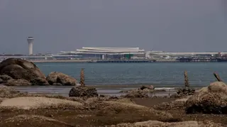 中國年底將啟用的廈門翔安國際機場，距離金門最近處不過3公里，引發台灣對軍事威脅和區域安全的高度關切。