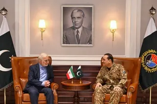 Iran’s interior minister Eskandar Momeni meets with officials in Pakistan