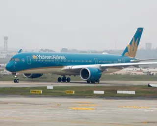 3 Vietnam Airlines managers charged with taking bribes linked to excess baggage charges