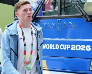 Ellio Anderson by the England team bus at the World Cup 2026