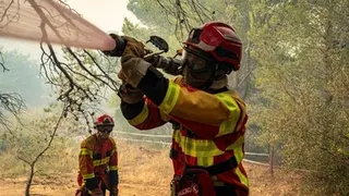 UK issues France travel advice as wildfires force mass evacuations