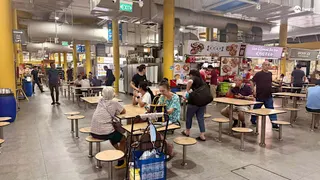 义顺公园小贩中心易主后食客无法再享折扣 人流减两三成