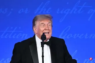 当被要求评价篮球传奇乔丹和詹姆斯时，特朗普说后者可能是种族主义者。 （法新社）