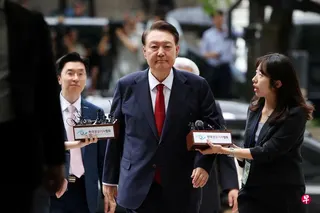 若尹锡悦在涉嫌违反公职选举法案终审被判处有期徒刑或100万韩元以上罚金，在野党国民力量党须向中央选举管理委员会返还当时获补偿的竞选费用等共计397亿韩元。 （路透社档案照片）
