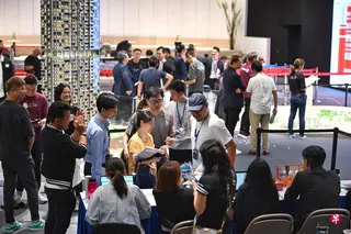 明年起，房地产经纪须在三年的注册有效期内完成三宗交易，或通过复习考试，才算满足专业时效要求，方可向当局更新注册。 （档案照片）