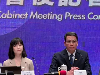 財政部次長陳勇勝回應媒體提問。施智齡攝