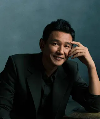 南韓影帝黃晸珉被爆不倫戀，遭到經紀公司強烈否認。(取材自Netflix)