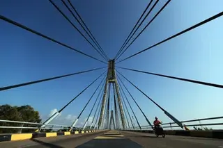 Barelang Bridge in Batam. Despite concerns about regulation, policy predictability and Indonesia’s economic outlook, Singaporean capital has consistently been attracted to the country.