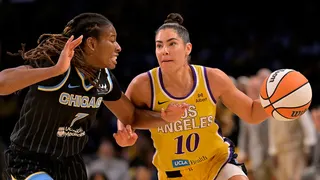 Kelsey Plum drives