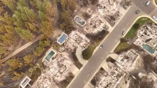 空拍照片显示，美国西北部城市斯波坎（Spokane）当地时间周日遭遇快速蔓延的野火攻击，整个社区瞬间消失。（图取自X/@hoop_therapyyy）