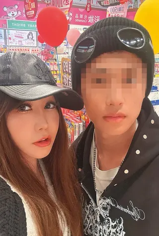 婷婷（左）和邵昕離婚後，曾抱怨想見到兒子邵逸翔（右）卻頻頻被阻撓。（翻攝自婷婷 MIHO臉書）