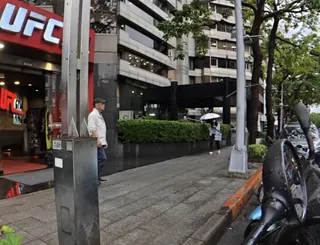 吳乃仁拘提不到期間愜意前往健身。（讀者提供）