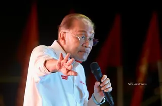 Prime Minister Datuk Seri Anwar Ibrahim has instructed the Human Resources Ministry to immediately process 15,000 foreign worker applications to meet urgent manpower needs in key sectors. NSTP/MOHAMAD SHAHRIL BADRI SAALI